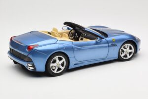Ferrari California Světle Modrý Hot Wheels 1:18 N2043 Kov – obrázek 3 z 8
