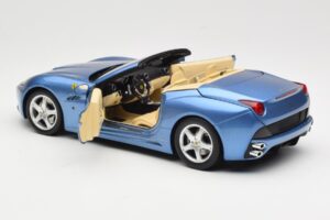 Ferrari California Světle Modrý Hot Wheels 1:18 N2043 Kov – obrázek 5 z 8