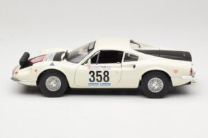 Ferrari Dino 246 GT Bílý Anson 1:18 3580 Kov – obrázek 4 z 8