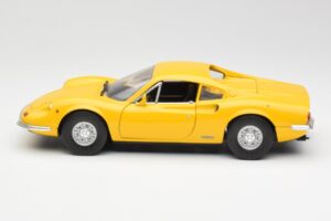Ferrari Dino 246 GT Žlutý Anson 1:18 30301W Kov – obrázek 4 z 8