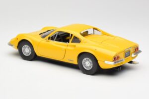 Ferrari Dino 246 GT Žlutý Anson 1:18 30301W Kov – obrázek 7 z 8