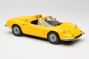 Ferrari Dino 246 GTS Žlutý Hot Wheels 1:18 23920 Kov – obrázek 6 z 8