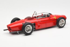 Ferrari Dino 156 Sharknose F1 1961 CMC 1:18 M-078 Kov – obrázek 2 z 6