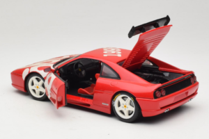 Ferrari F355 Berlinetta Červený s bílými koly UT Models 1:18 180074020-P2 Kov – obrázek 5 z 8