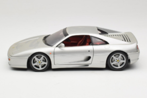 Ferrari F355 Berlinetta Stříbrný UT Models 1:18 180074020-S1 Kov – obrázek 4 z 8