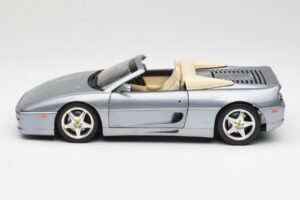 Ferrari F355 Spider Stříbrný Hot Wheels 1:18 23907-M1 Kov – obrázek 4 z 8