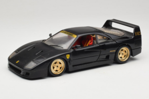 Ferrari F40 Černý se Zlatými Koly Bburago 1:18 3032-B2 Kov