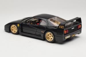 Ferrari F40 Černý se Zlatými Koly Bburago 1:18 3032-B2 Kov – obrázek 7 z 8