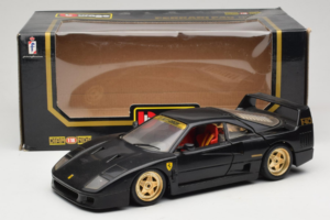 Ferrari F40 Černý se Zlatými Koly Bburago 1:18 3032-B2 Kov – obrázek 8 z 8