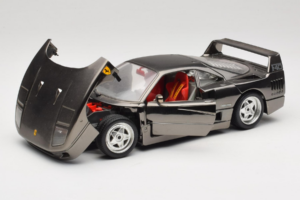 Ferrari F40 Chrome Black Bburago 1:18 3401-B1 Kov – obrázek 2 z 8