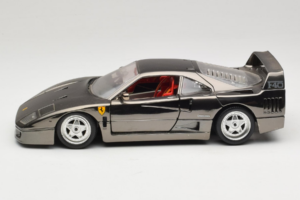 Ferrari F40 Chrome Black Bburago 1:18 3401-B1 Kov – obrázek 4 z 8