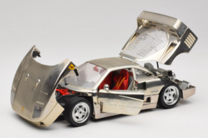 Ferrari F40 Chrome Silver Bburago 1:18 3401 Kov – obrázek 2 z 8