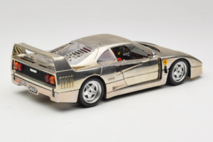 Ferrari F40 Chrome Silver Bburago 1:18 3401 Kov – obrázek 3 z 8