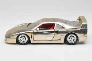 Ferrari F40 Chrome Silver Bburago 1:18 3401 Kov – obrázek 4 z 8