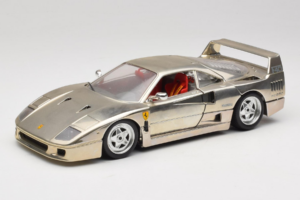 Ferrari F40 Chrome Silver Bburago 1:18 3401 Kov
