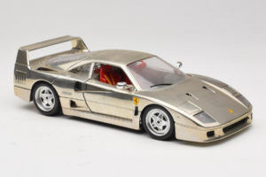 Ferrari F40 Chrome Silver Bburago 1:18 3401 Kov – obrázek 6 z 8