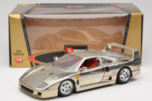 Ferrari F40 Chrome Silver Bburago 1:18 3401 Kov – obrázek 8 z 8