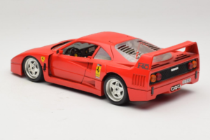 Ferrari F40 Club Deutschland Červený Bburago 1:18 3032-L3 Kov – obrázek 7 z 8