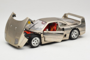 Ferrari F40 Dark Chrome Silver Kroymans Limitovaná Edice Bburago 1:18 3032-C2 Kov – obrázek 2 z 8