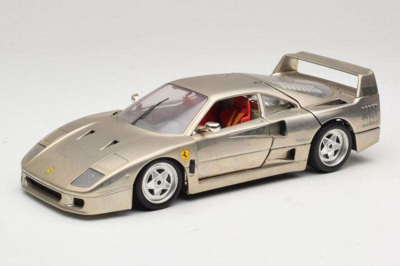 Ferrari F40 Dark Chrome Silver Kroymans Limitovaná Edice Bburago 1:18 3032-C2 Kov