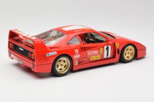 Ferrari F40 Evoluzione Bburago 1:18 3042 Kov – obrázek 3 z 8