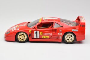 Ferrari F40 Evoluzione Bburago 1:18 3042 Kov – obrázek 4 z 8
