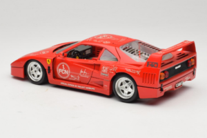 Ferrari F40 Evoluzione FC Nürnberg Special Edition Červený Bburago 1:18 3042-FCN Kov – obrázek 7 z 8