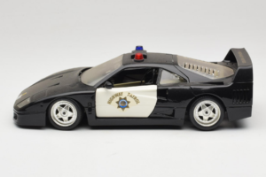 Ferrari F40 Highway Patrol Černý Bílý Bburago 1:18 3022-H1 Kov – obrázek 4 z 8