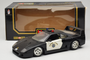 Ferrari F40 Highway Patrol Černý Bílý Bburago 1:18 3022-H1 Kov – obrázek 8 z 8