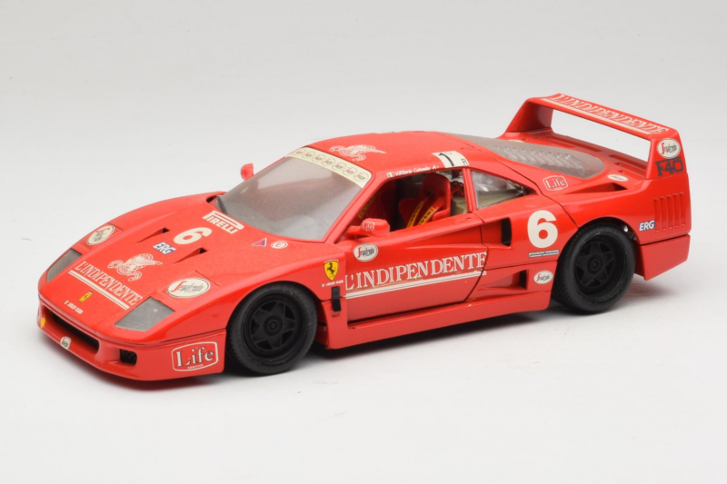 Ferrari F40 #6 V. Colombo L'Indipendente Červený 1987 Bburago 1:18 3032-L1 Kov