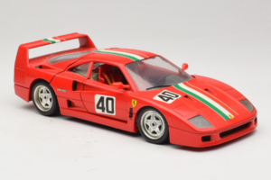Ferrari F40 #40 Červený s Italskou Vlajkou Bburago 1:18 3032-P1 Kov – obrázek 6 z 8