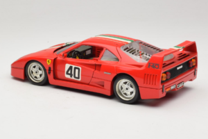 Ferrari F40 #40 Červený s Italskou Vlajkou Bburago 1:18 3032-P1 Kov – obrázek 7 z 8