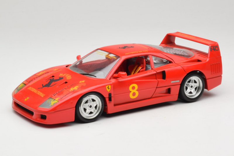 Ferrari F40 #8 Bevro International Červený 1987 Bburago 1:18 3332-P3 Kov