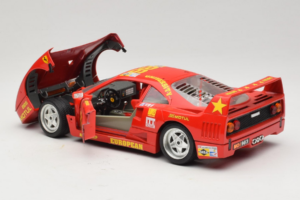 Ferrari F40 LM #86 Ch. Pozzi IMSA 24 Hours of Le Mans 1985 Červený Bburago 1:18 3332-P6 Kov – obrázek 5 z 8