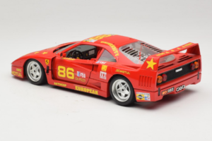 Ferrari F40 LM #86 Ch. Pozzi IMSA 24 Hours of Le Mans 1985 Červený Bburago 1:18 3332-P6 Kov – obrázek 7 z 8