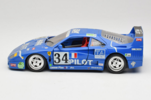 Ferrari F40 #34 M. Ferte / Thavenin / Palau Pilot Modrý 1987 Bburago 1:18 3032-B1 Kov – obrázek 4 z 8