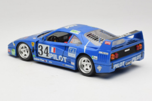 Ferrari F40 #34 M. Ferte / Thavenin / Palau Pilot Modrý 1987 Bburago 1:18 3032-B1 Kov – obrázek 7 z 8