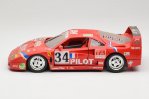 Ferrari F40 LM Pilot #34 Ferte / Thavenin / Palau 24 Hours of Le Mans 1995 Červený Bburago 1:18 3032-P3 Kov – obrázek 4 z 8