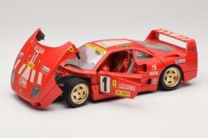 Ferrari F40 Pirelli Agip #1 Ferrari Club Italia Červený Bburago 1:18 3032-P2 Kov – obrázek 2 z 8