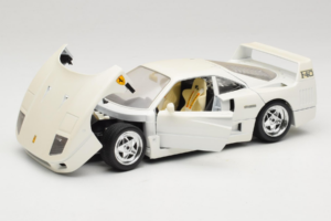 Ferrari F40 Bílý Bburago 1:18 3332-W4 Kov – obrázek 2 z 8