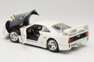 Ferrari F40 Bílý Bburago 1:18 3332-W4 Kov – obrázek 5 z 8