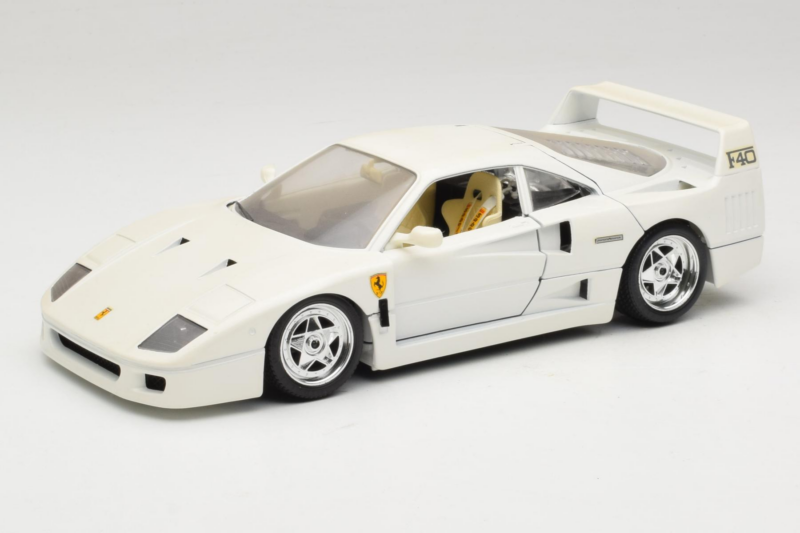 Ferrari F40 Bílý Bburago 1:18 3332-W4 Kov