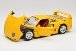 Ferrari F40 Žlutý Bburago 1:18 3032-Y1 Kov – obrázek 2 z 8