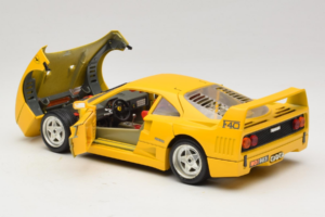 Ferrari F40 Žlutý Bburago 1:18 3032-Y1 Kov – obrázek 5 z 8