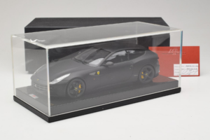 Ferrari FF Matte Black MR Collection 1:18 FERR04CAL Pryskyřice – obrázek 6 z 7
