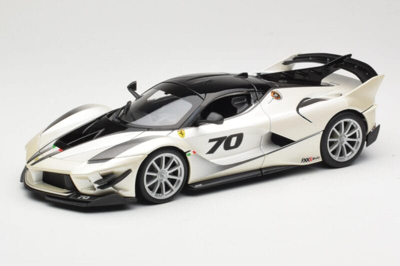 Ferrari FXX-K Evo #70 Bílý Bburago 1:18 18-16012 Kov