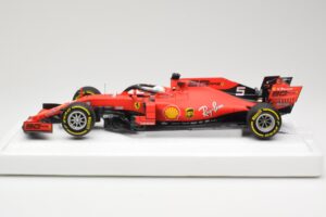 Ferrari SF90 #5 S. Vettel Australian GP 2019 BBR 1:18 BBR191805DIE Pryskyřice – obrázek 3 z 6
