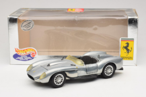 Ferrari Testa Rossa Chrome Silver Hot Wheels 1:18 25737 Kov – obrázek 8 z 8