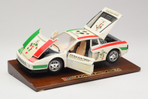 Ferrari Testarossa Italia 90 Bílý Bburago 1:18 3059-W1 Kov – obrázek 3 z 8
