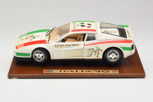 Ferrari Testarossa Italia 90 Bílý Bburago 1:18 3059-W1 Kov